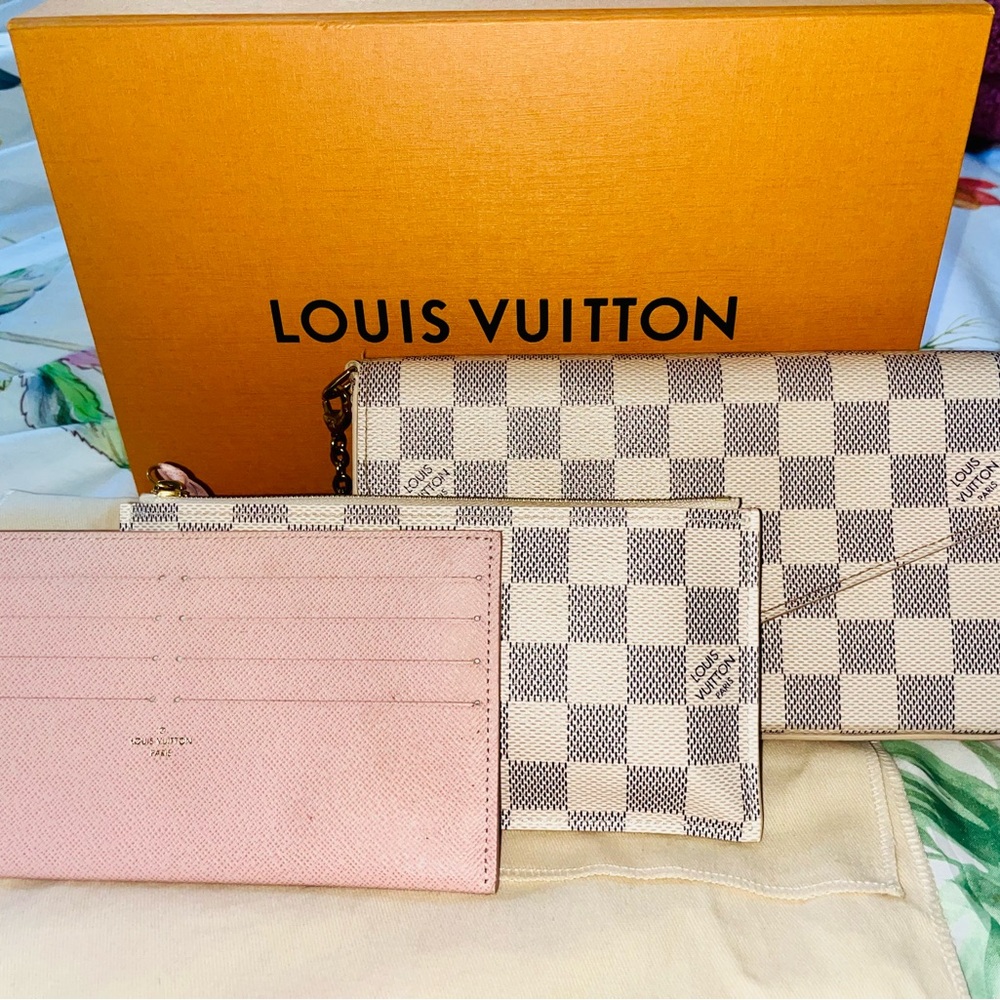 Louis Vuitton pouchette. Smaller bag, satchel/ crossbody.